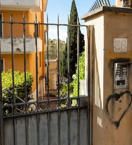 Serendipity Vatican Door House * Roma